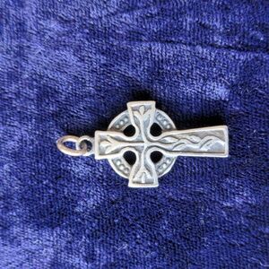 Vintage traditional Celtic cross pendant, solid pewter
